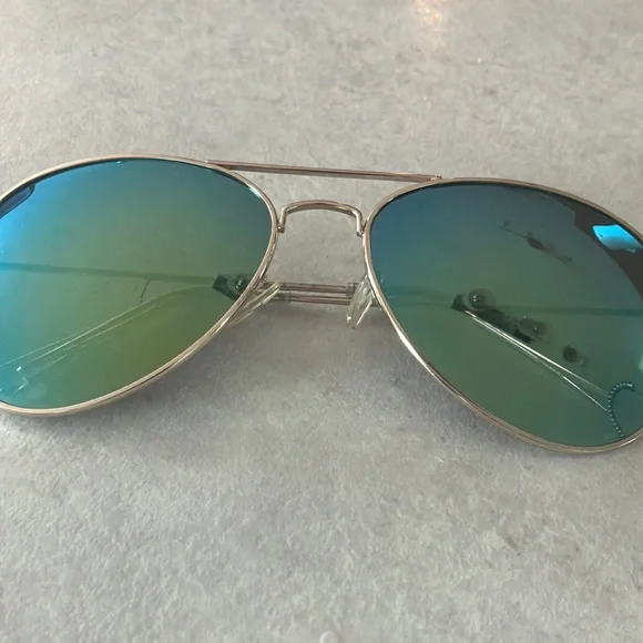 Aviator Sunglasses with Blue-Green Lenses - Picture 1 of 7